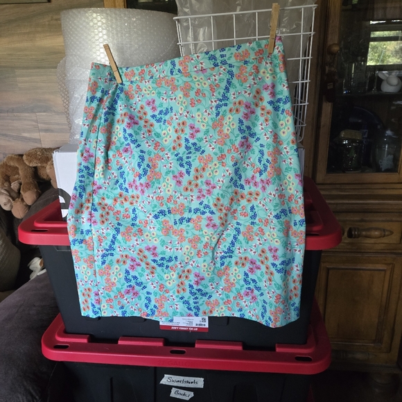 J. Crew Dresses & Skirts - J. Crew Floral Mini Skirt - Blue and Red